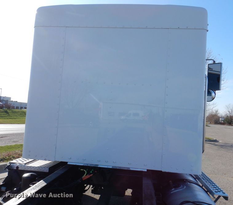 image for item KW9766 2014 Kenworth T370  truck cab and chassis