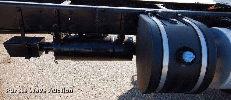 image for item KW9766 2014 Kenworth T370  truck cab and chassis