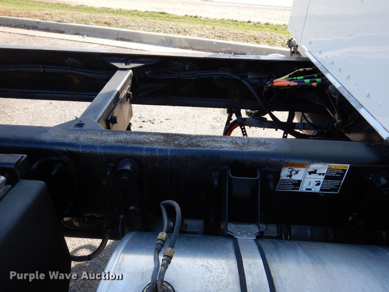 image for item KW9766 2014 Kenworth T370  truck cab and chassis