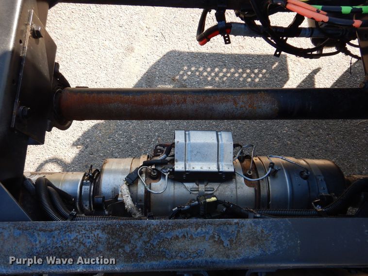 image for item KW9766 2014 Kenworth T370  truck cab and chassis