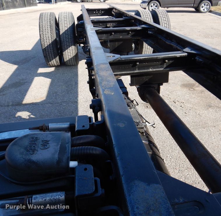 image for item KW9766 2014 Kenworth T370  truck cab and chassis