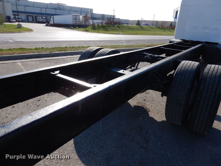 image for item KW9766 2014 Kenworth T370  truck cab and chassis