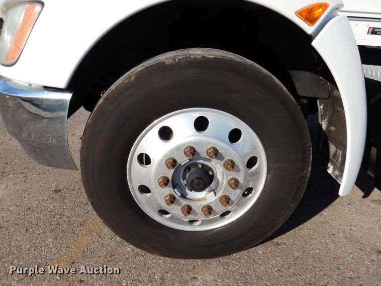 image for item KW9766 2014 Kenworth T370  truck cab and chassis