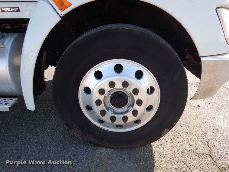 image for item KW9766 2014 Kenworth T370  truck cab and chassis