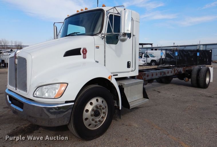 image for item KW9767 2014 Kenworth T370  truck cab and chassis