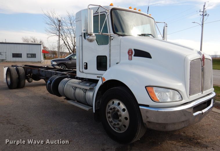 image for item KW9767 2014 Kenworth T370  truck cab and chassis