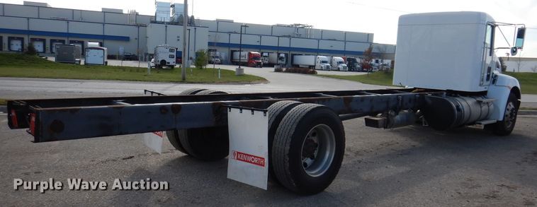 image for item KW9767 2014 Kenworth T370  truck cab and chassis