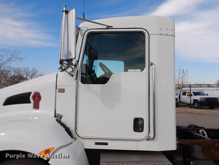 image for item KW9767 2014 Kenworth T370  truck cab and chassis