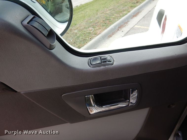 image for item KW9767 2014 Kenworth T370  truck cab and chassis