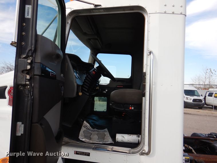 image for item KW9767 2014 Kenworth T370  truck cab and chassis