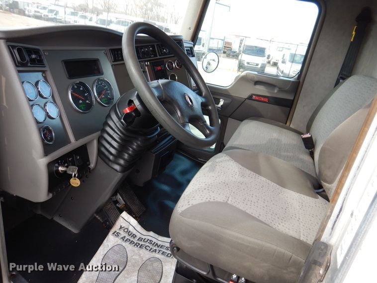 image for item KW9767 2014 Kenworth T370  truck cab and chassis