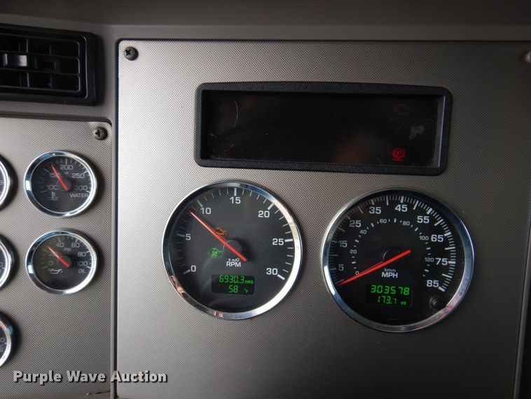 image for item KW9767 2014 Kenworth T370  truck cab and chassis