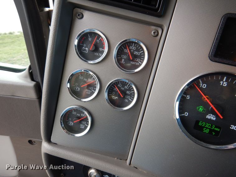 image for item KW9767 2014 Kenworth T370  truck cab and chassis