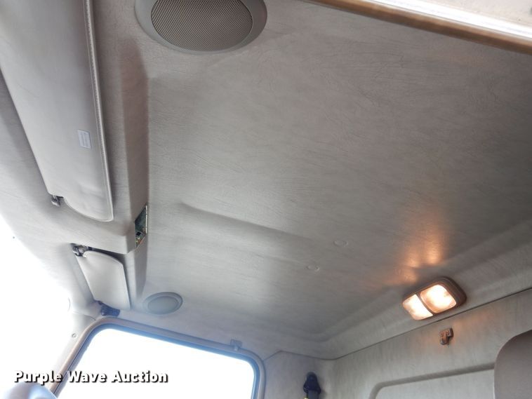 image for item KW9767 2014 Kenworth T370  truck cab and chassis