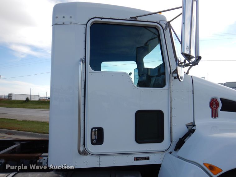 image for item KW9767 2014 Kenworth T370  truck cab and chassis