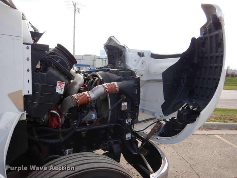 image for item KW9767 2014 Kenworth T370  truck cab and chassis