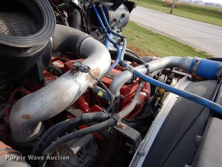 image for item KW9767 2014 Kenworth T370  truck cab and chassis