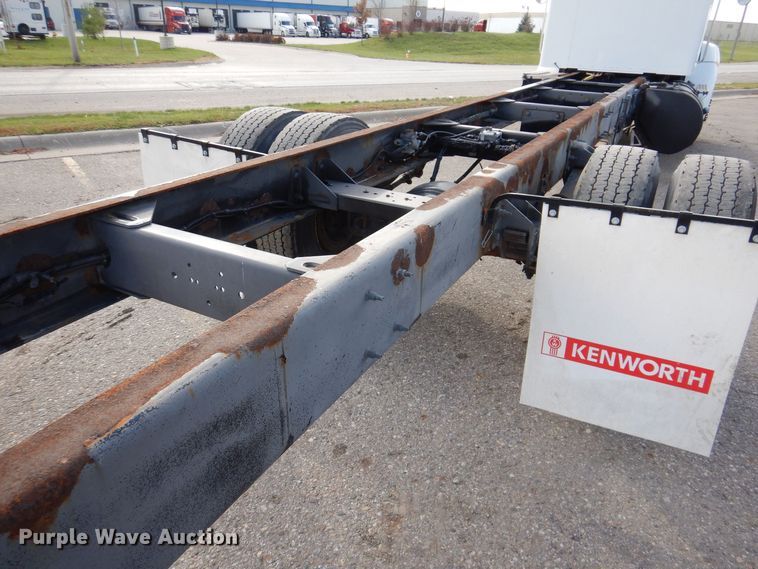image for item KW9767 2014 Kenworth T370  truck cab and chassis