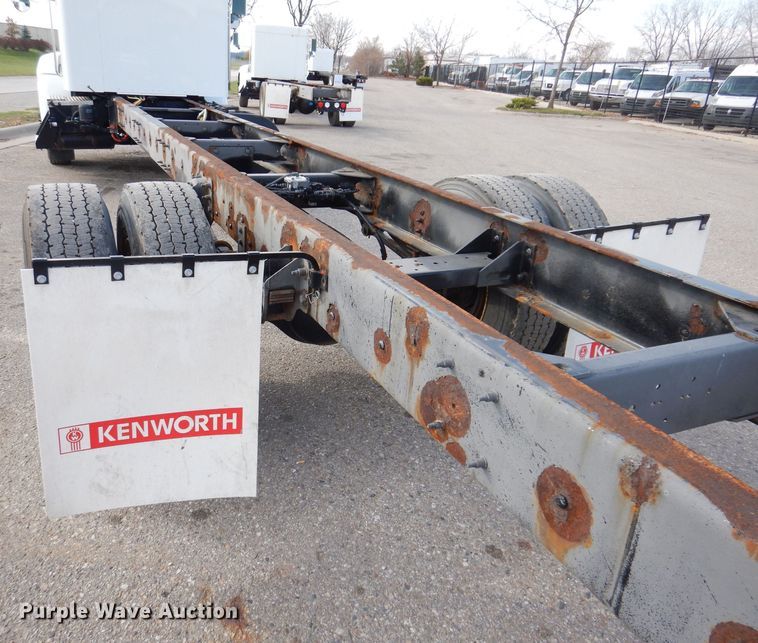 image for item KW9767 2014 Kenworth T370  truck cab and chassis