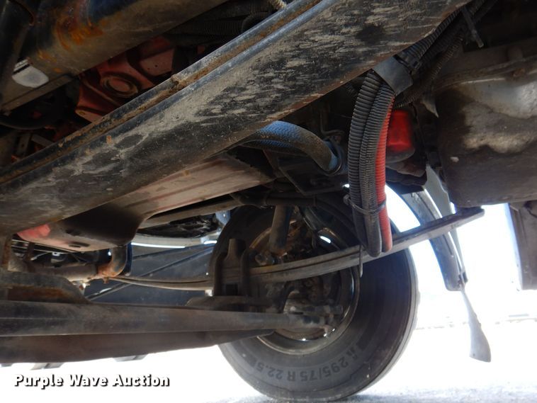 image for item KW9767 2014 Kenworth T370  truck cab and chassis