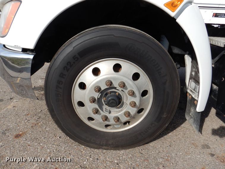 image for item KW9767 2014 Kenworth T370  truck cab and chassis