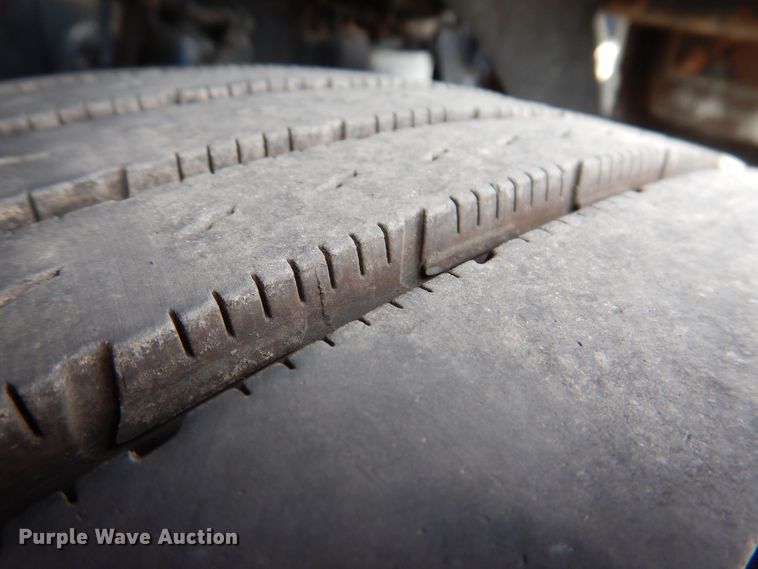 image for item KW9767 2014 Kenworth T370  truck cab and chassis