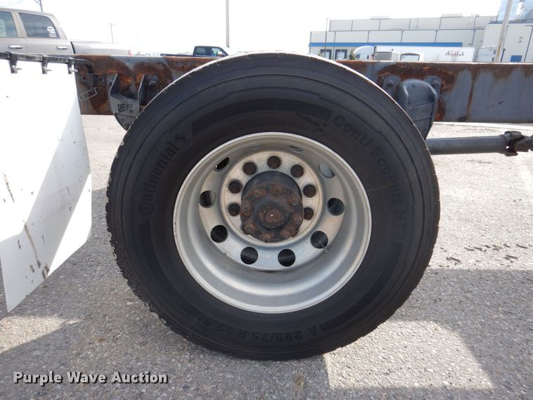 image for item KW9767 2014 Kenworth T370  truck cab and chassis