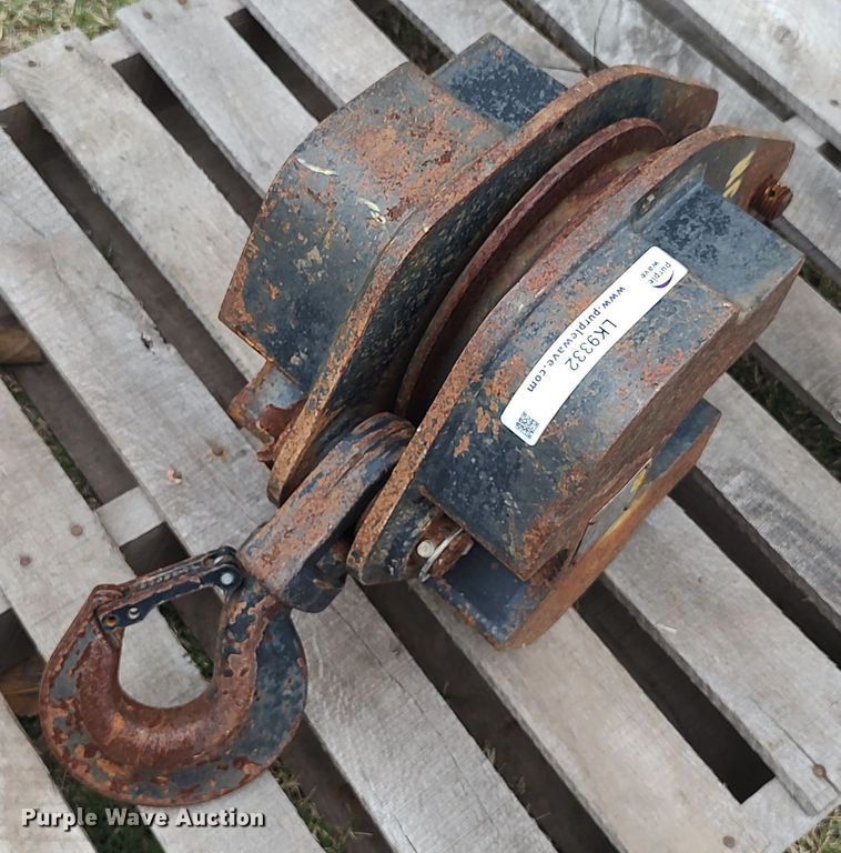 Johnson Blocks SB12S12BH crane block and hook in Mustang, OK | Item ...