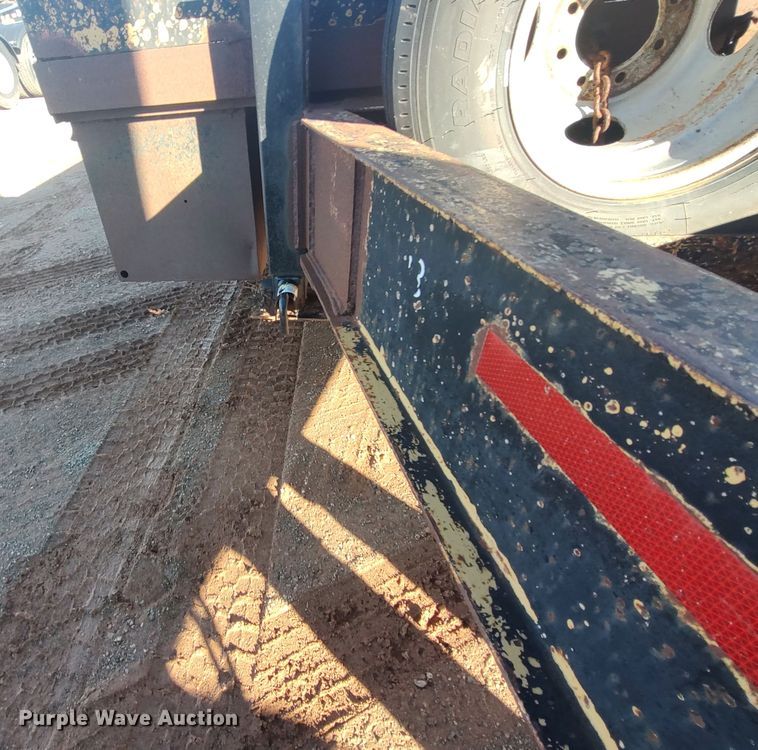 image for item LK9343 1999 Pero  equipment trailer