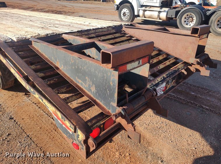 image for item LK9343 1999 Pero  equipment trailer