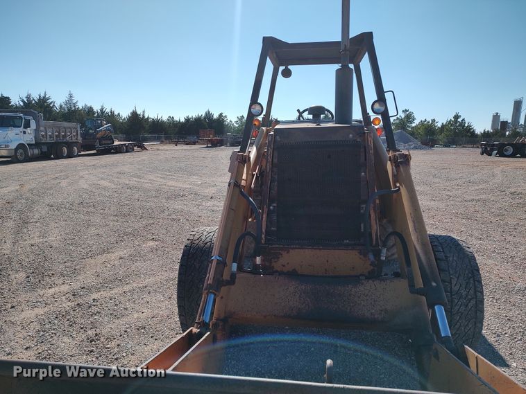 image for item LK9348 Case 480LL  landscape tractor