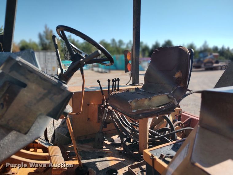 image for item LK9348 Case 480LL  landscape tractor