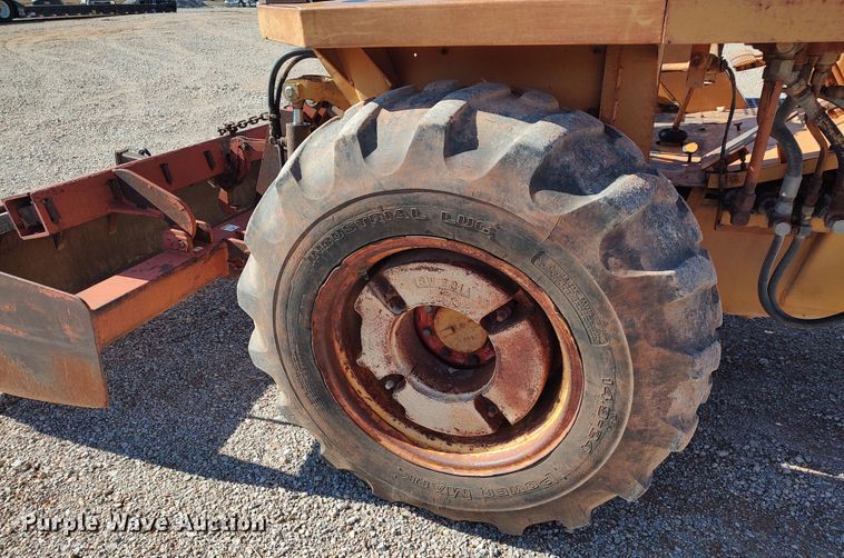 image for item LK9348 Case 480LL  landscape tractor