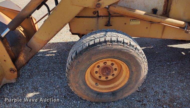 image for item LK9348 Case 480LL  landscape tractor