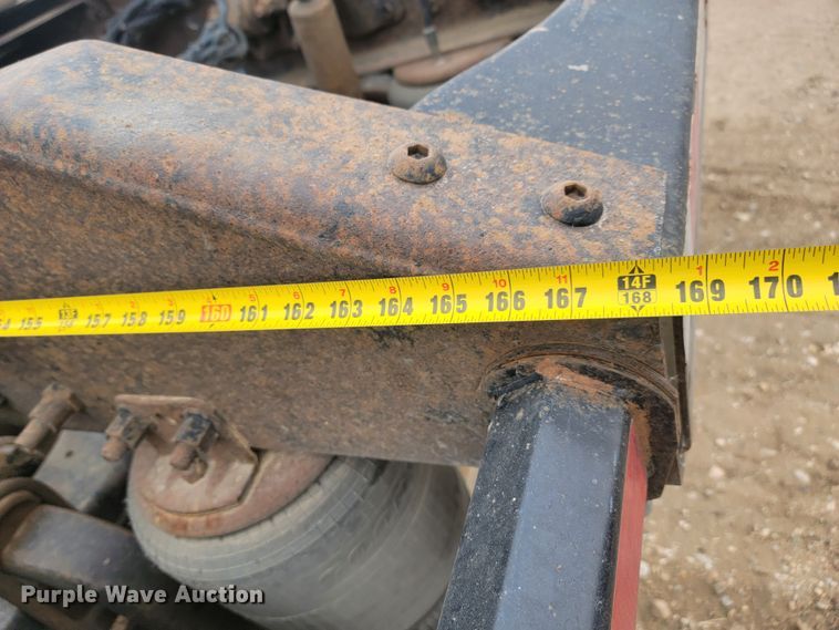 image for item LL9549 1999 Volvo VN  semi truck