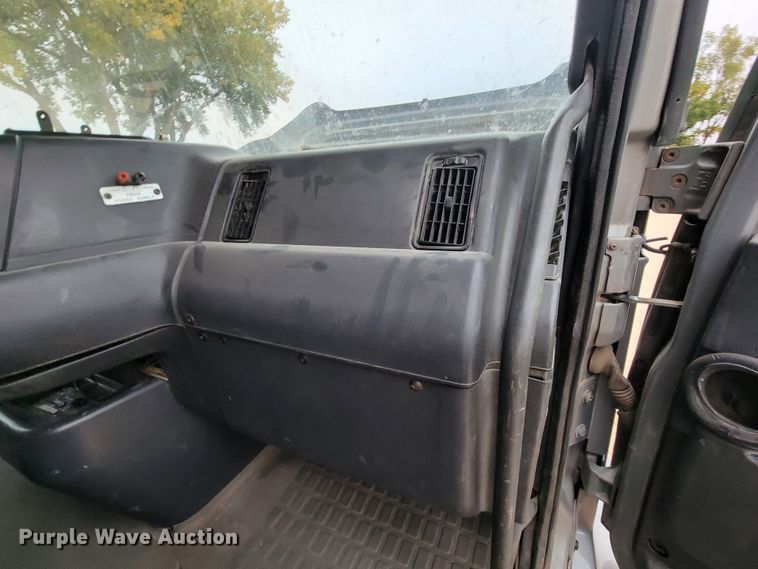 image for item LL9549 1999 Volvo VN  semi truck