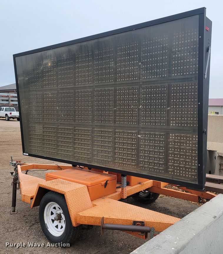 image for item LL9690 2007 Ver-Mac  message board trailer