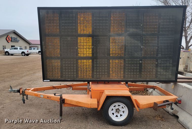 image for item LL9690 2007 Ver-Mac  message board trailer