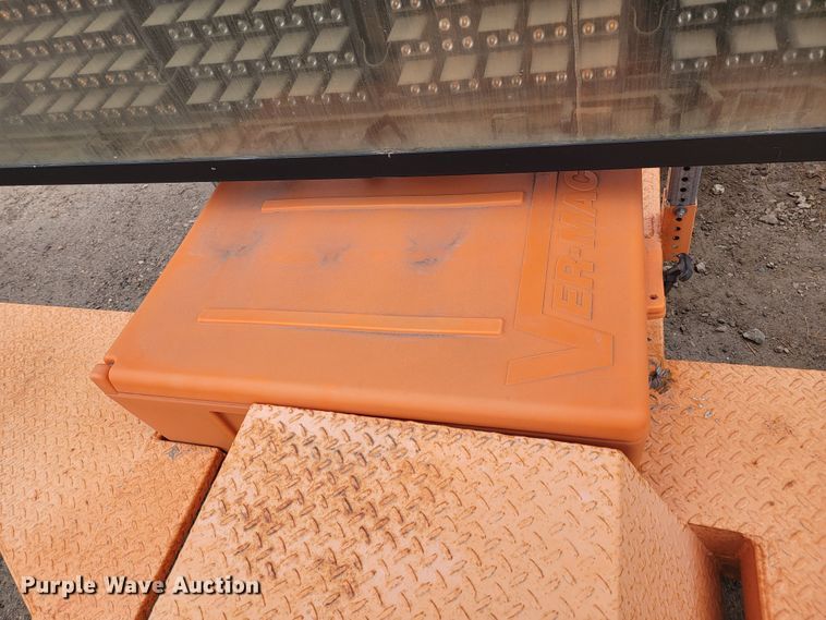 image for item LL9690 2007 Ver-Mac  message board trailer