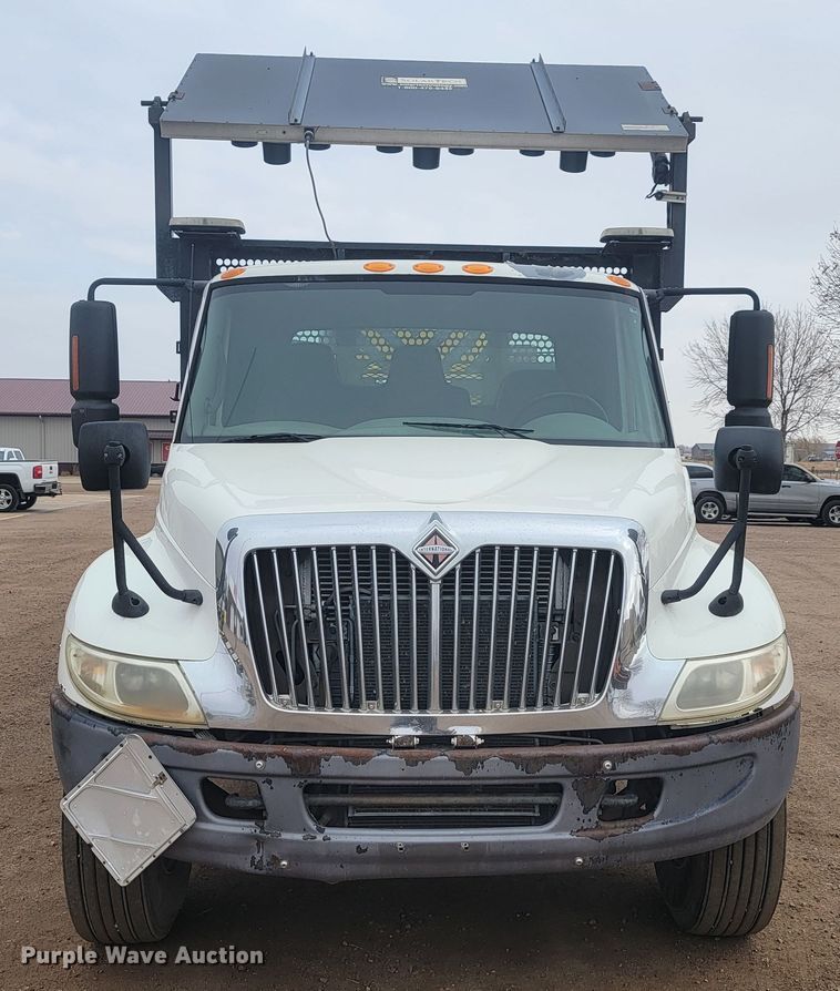 image for item LL9691 2006 International 4300  flatbed truck with crash attenuator