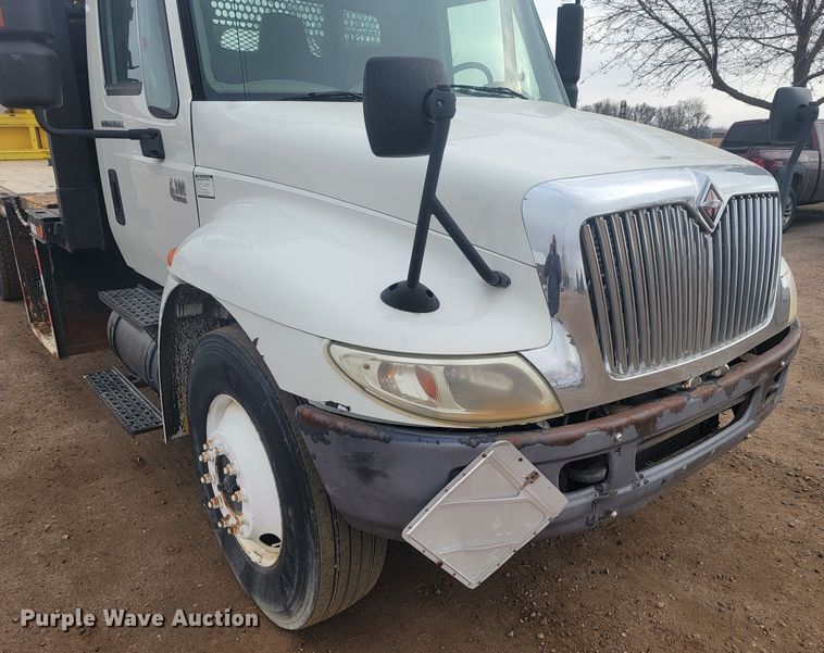 image for item LL9691 2006 International 4300  flatbed truck with crash attenuator