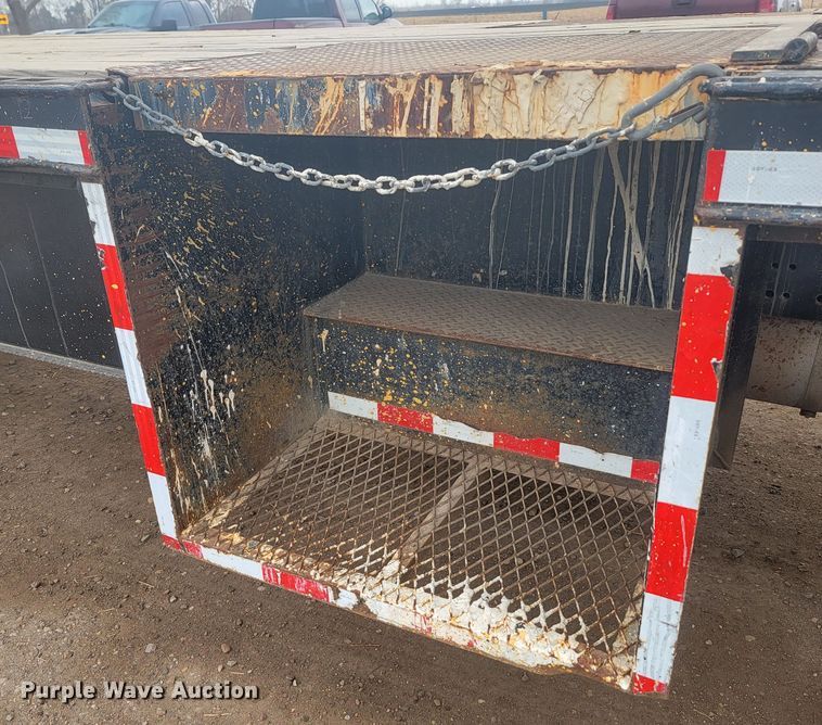 image for item LL9691 2006 International 4300  flatbed truck with crash attenuator