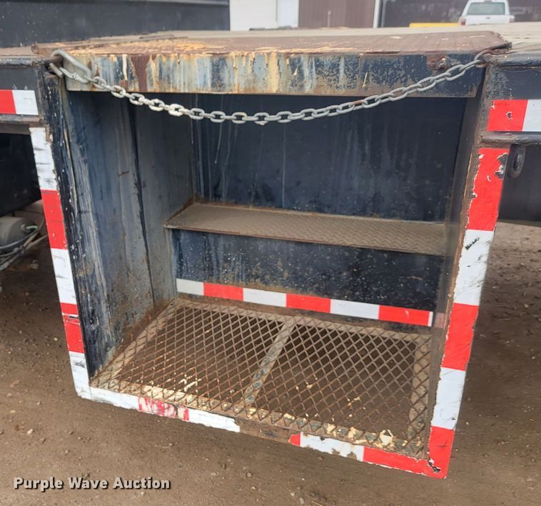 image for item LL9691 2006 International 4300  flatbed truck with crash attenuator