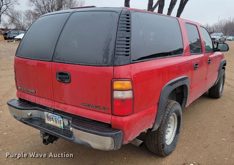 image for item LL9713 2001 Chevrolet Suburban  SUV