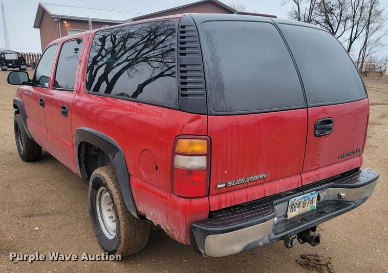 image for item LL9713 2001 Chevrolet Suburban  SUV