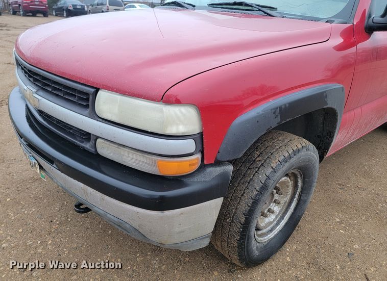 image for item LL9713 2001 Chevrolet Suburban  SUV