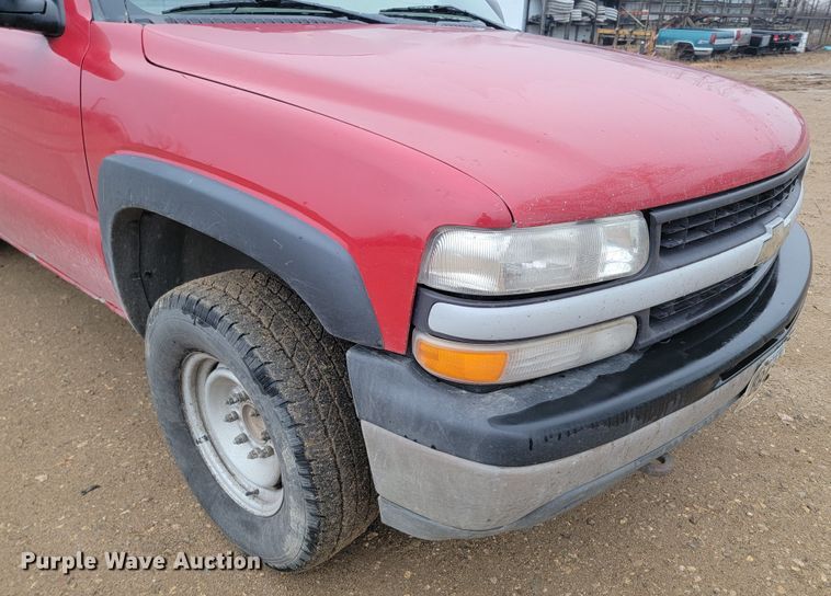 image for item LL9713 2001 Chevrolet Suburban  SUV