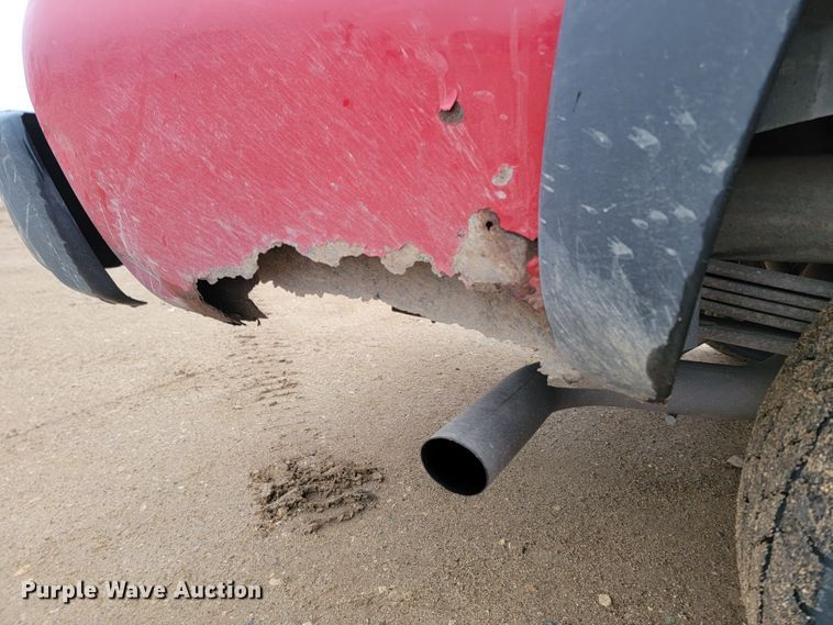 image for item LL9713 2001 Chevrolet Suburban  SUV