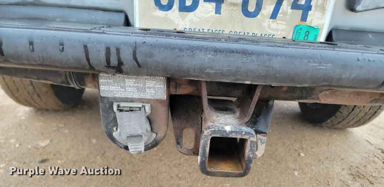 image for item LL9713 2001 Chevrolet Suburban  SUV