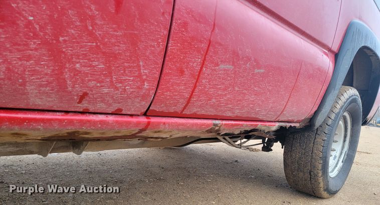 image for item LL9713 2001 Chevrolet Suburban  SUV